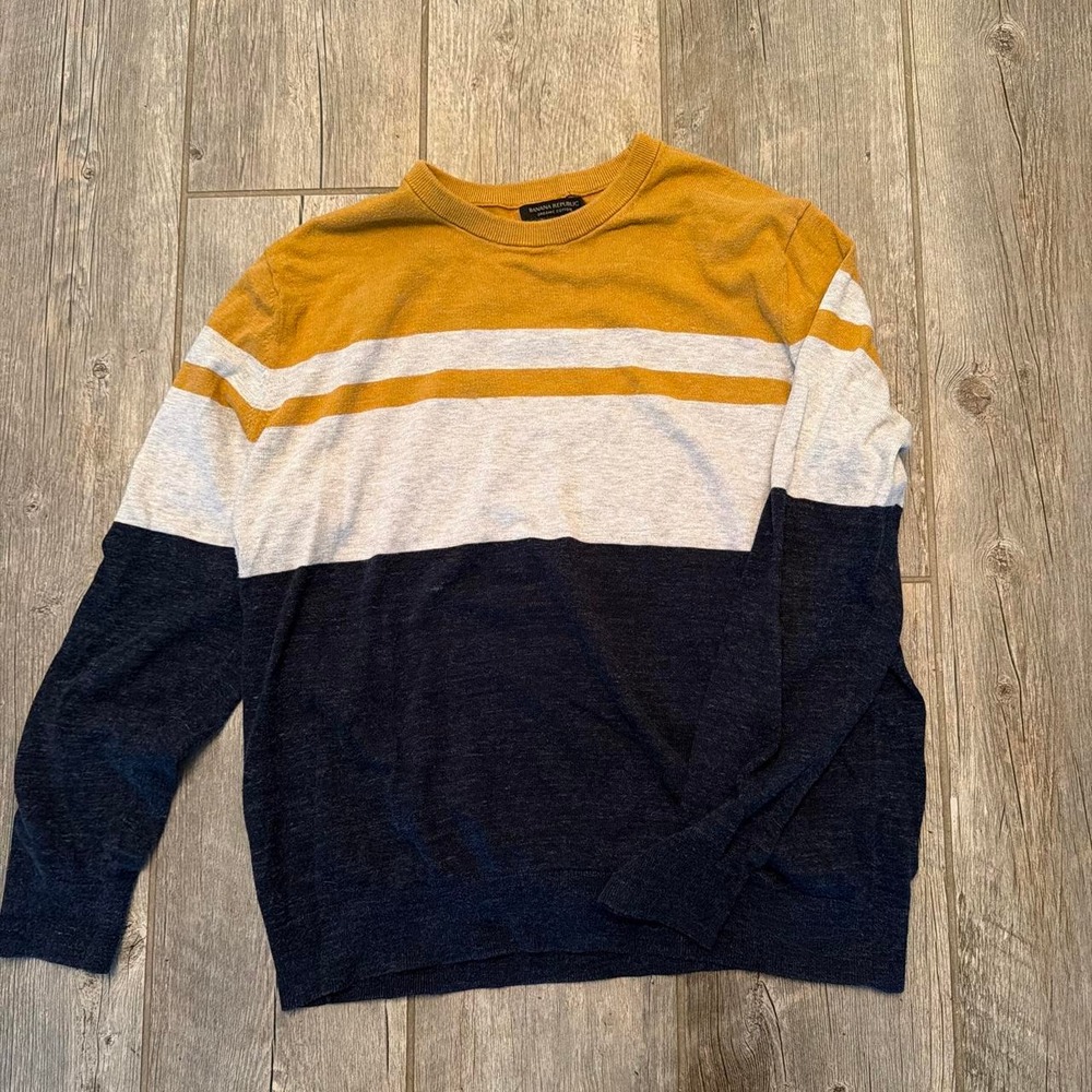 Light soft Striped long sleeve sweater with horizontal stripes